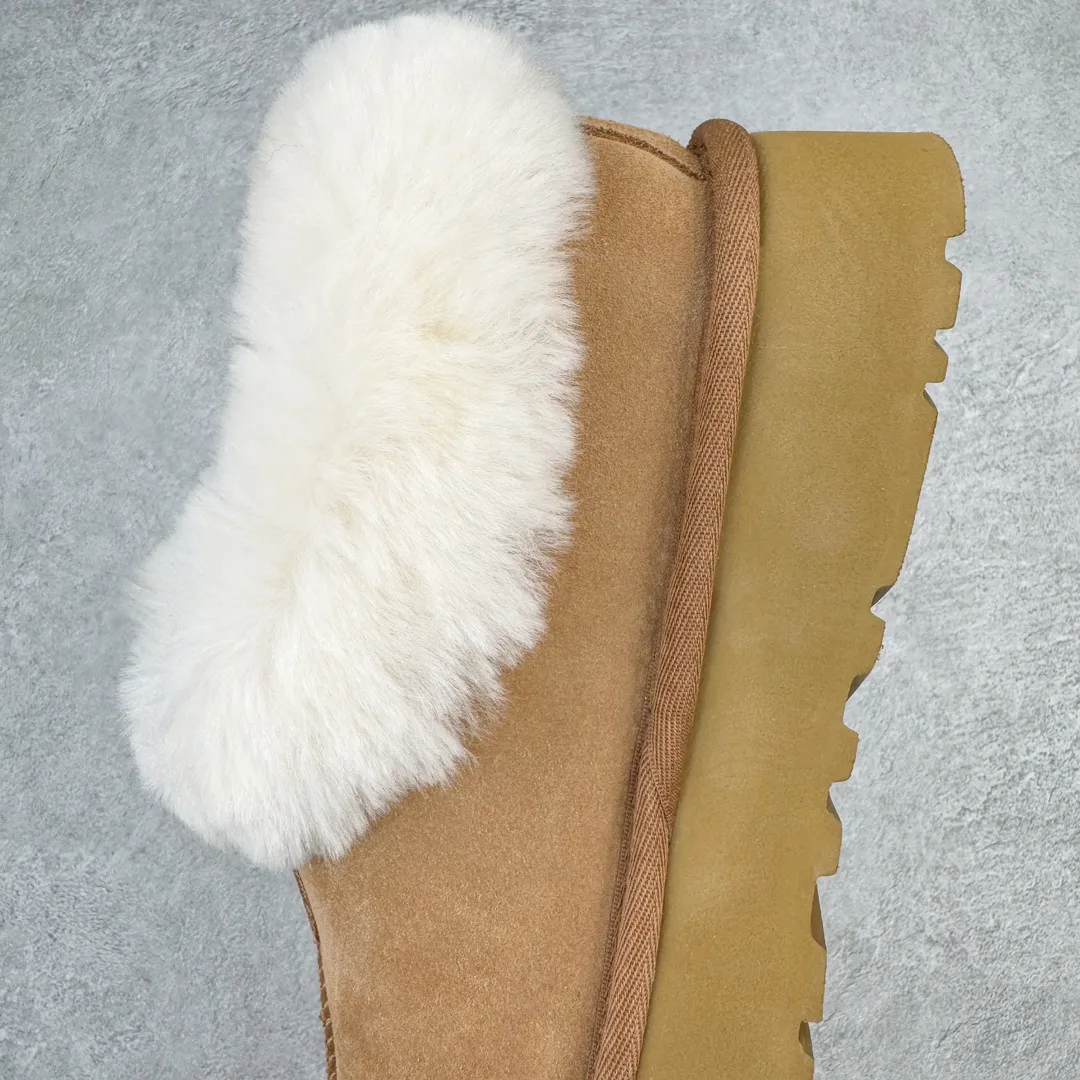 Pick up locally 💰520 UGG 4810H Tatsu special thick-soled autumn and winter sheep fur integrated snow boots. All shoes are made of ZP same factory. Longfeng A-grade Australian imported sheep fur integrated brand OEM production line. Fully follow the ZP process. OEM original pattern maker. Adhering to the principle of no original shoes and no development selection. Pay attention to every detail. The most authentic version on the market TREADLITE "Light Wing" technology outsole Lightweight/durable/flexible/pile size: 35 36 37 38 39 40 Coding: by2936080